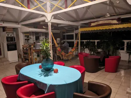 Maison confortable à Fort-de-France avec espace extérieur - Photo 4