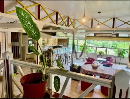 Maison confortable à Fort-de-France avec espace extérieur - Photo 7