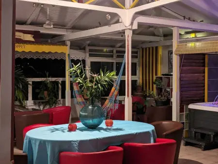 Maison confortable à Fort-de-France avec espace extérieur - Photo 8