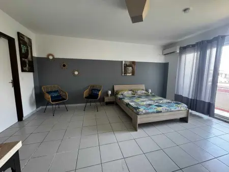 Studio confortable au cœur de Cayenne - Balcon avec vue - Photo 1