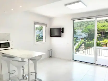Appartement rénové avec piscine au cœur de Calella, à 100m des plages - Idéal pour familles! - Photo 4