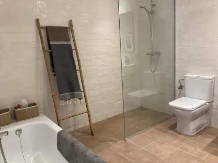 Villa avec Piscine Privée, Jardin et Proche Plage au Centre de Tamariu - Photo 22