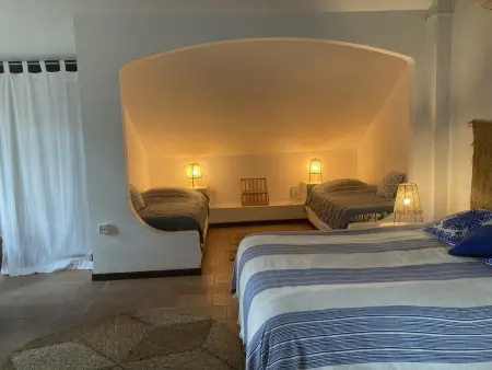 Villa avec Piscine Privée, Jardin et Proche Plage au Centre de Tamariu - Photo 30