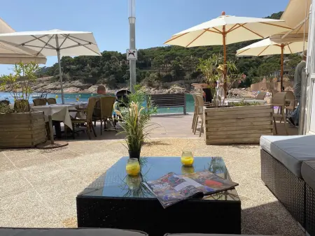 Duplex bord de mer à Tamariu, 4-8 pers, Wi-Fi, Appartement 8 personnes à Tamariu - Photo 2