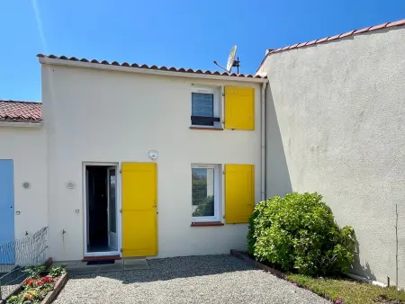 Maison avec jardinet, 2 chambres, parking, proche plage et centre - Photo 3