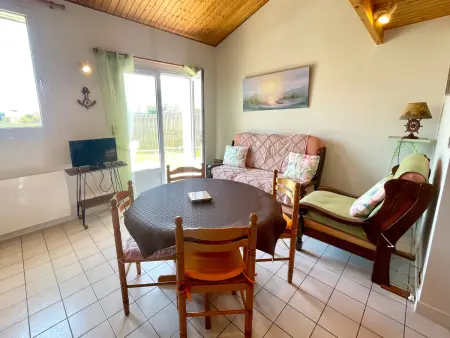 Maison avec jardinet, 2 chambres, parking, proche plage et centre - Photo 8