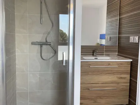 Appartement T3 moderne avec grande terrasse à Balaruc-les-Bains - Photo 14