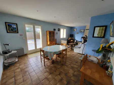 AGREABLE MAISON 2 CHAMBRES AVEC PISICINE ET STATIONNEMENT DANS UN QUARTIER CALME - Photo 10