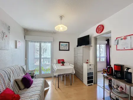 Joli F2 avec balcon, animaux acceptés, Appartement 2 personnes à Lamalou les Bains - Photo 6