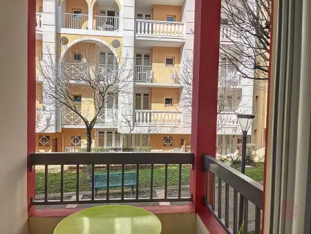 Joli F2 avec balcon, animaux acceptés, Appartement 2 personnes à Lamalou les Bains - Photo 8