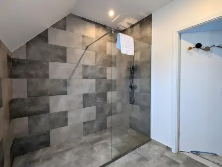 Maison moderne avec piscine sécurisée à La Vernelle - Photo 27