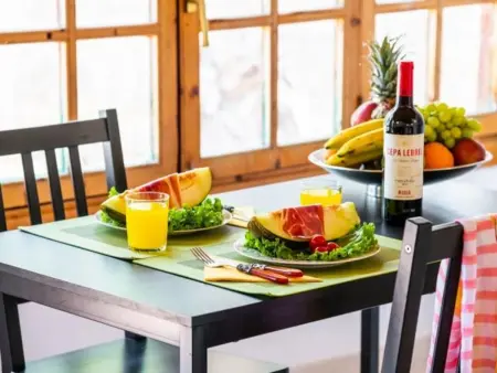 Studio moderne avec terrasse et WiFi, près de plages et attractions - Photo 1