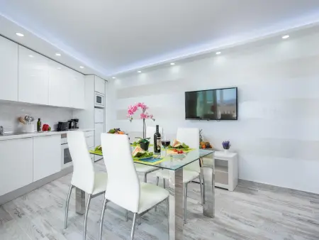 Appartement moderne à Playa de las Américas avec piscine, climatisation et WiFi - Photo 5