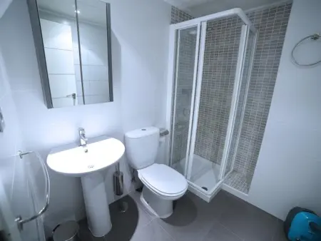 Appartement en bord de mer avec 2 chambres et 2 salles de bains - Photo 11
