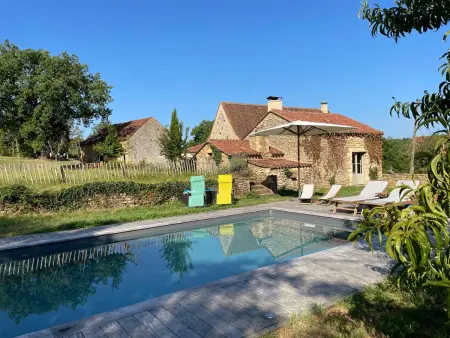 Maison en pierre avec jardin et piscine privée, proche Trémolat - Photo 1