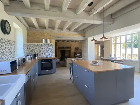 Maison en pierre avec jardin et piscine privée, proche Trémolat - Photo 4