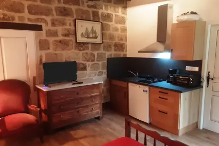 Steinhaus in Chambonas / Les Cèdres, Charmant gîte en pierre avec piscine commune - Photo 2