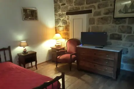 Steinhaus in Chambonas / Les Cèdres, Charmant gîte en pierre avec piscine commune - Photo 3