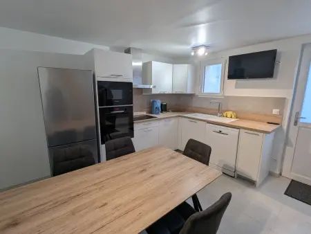 Gîte convivial avec climatisation, 4 chambres, terrasse, parking - 6 pers. - Photo 4