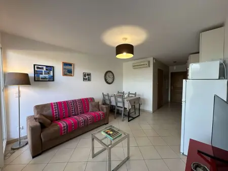 Appartement 2 pièces cosy avec terrasse et parking, proche plages - Photo 2