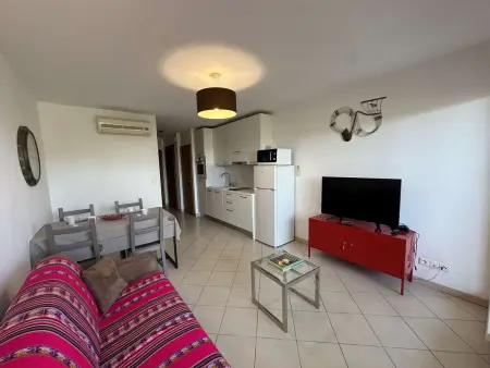 Appartement 2 pièces cosy avec terrasse et parking, proche plages - Photo 3