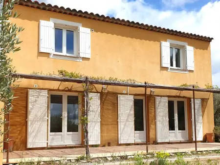 Superbe villa entourée d'oliviers proche du village d'Aups - Photo 1