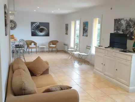 Superbe villa entourée d'oliviers proche du village d'Aups - Photo 2