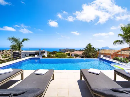 Villa moderne avec piscine privée, jardin et climatisation près de la plage - Photo 1