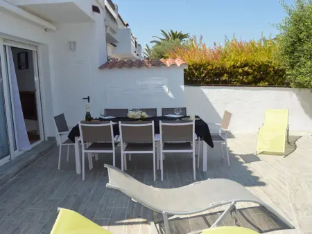 Maison familiale avec piscine chauffée et amarre, 8 pers. à Empuriabrava - Photo 5