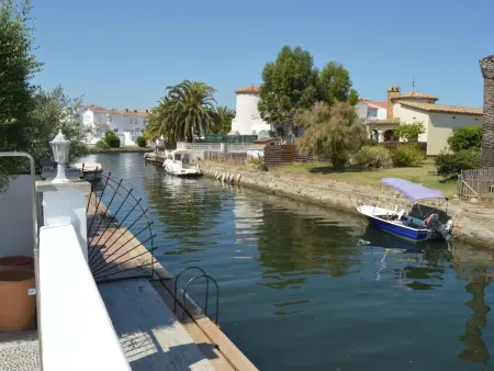 Maison familiale avec piscine chauffée et amarre, 8 pers. à Empuriabrava - Photo 6