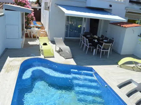 Maison familiale avec piscine chauffée et amarre, 8 pers. à Empuriabrava - Photo 9