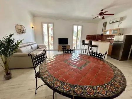 Appartement moderne à Juans les Pins de 60 m² avec parking - Photo 1