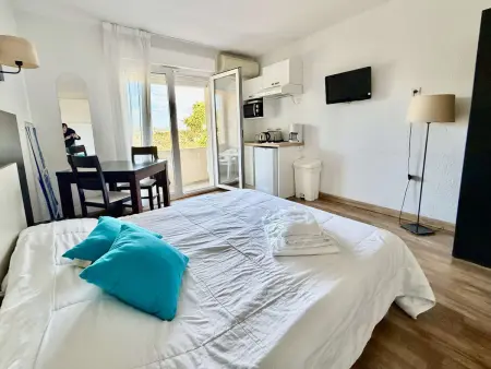 Studio à Saint-Florent avec balcon et climatisation - Photo 2