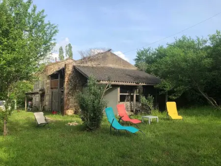 Maison accueillante avec jardin à Sainte-Suzanne - Photo 1