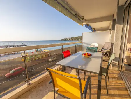 Grand studio climatisé proche centre, plages, terrasse vue mer - Photo 1