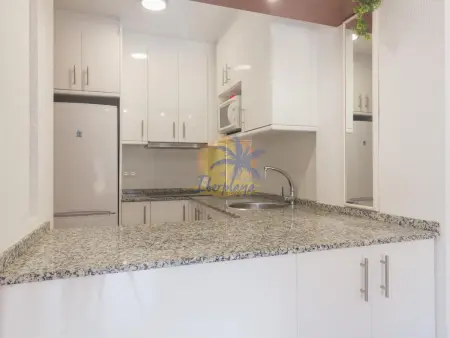 Appartement rénové avec piscine à Salou, proche plage et Port Aventura - Photo 11