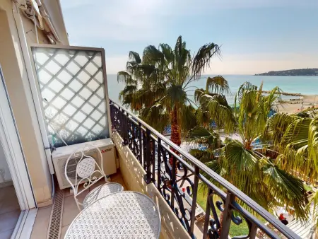 Studio rénové avec balcon et garage en plein cœur de Menton - Photo 1