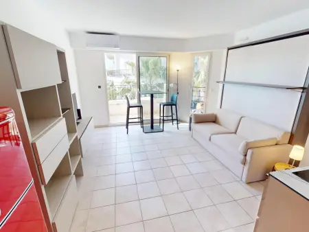 Studio rénové avec balcon et garage en plein cœur de Menton - Photo 3