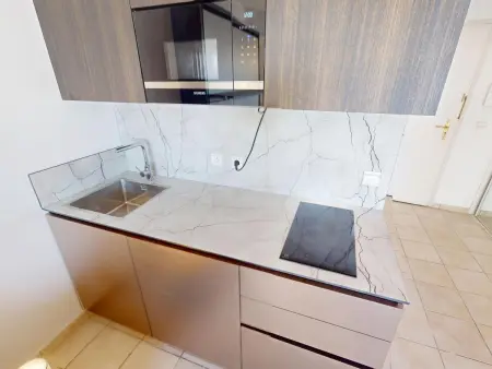 Studio rénové avec balcon et garage en plein cœur de Menton - Photo 4