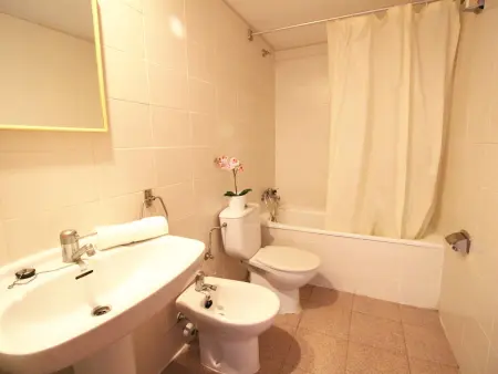 Bel appartement à 200m de la plage avec piscine à Salou - Photo 17