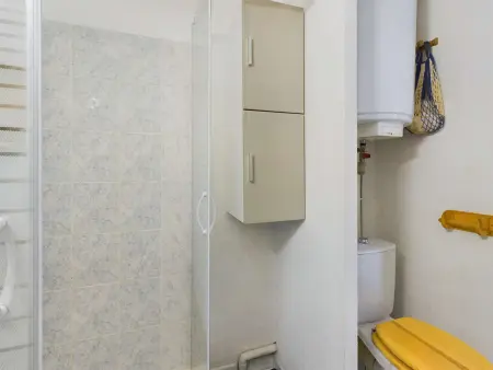 Appartement 2 Pièces RDC avec Terrasse et Parking dans Résidence Sécurisée avec Piscine - Photo 9