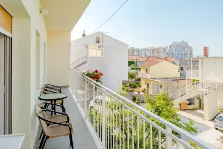 Apartment Marko (ST) - Three Bedroom Apartment with Balcony and Garden View, Apartment Marko (ST) - Three Bedroom Apartment with Balcony and Garden View - Photo 1