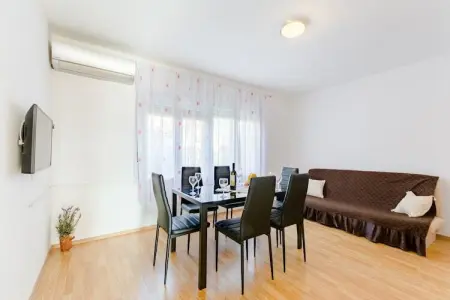 Apartment Marko (ST) - Three Bedroom Apartment with Balcony and Garden View, Apartment Marko (ST) - Three Bedroom Apartment with Balcony and Garden View - Photo 2