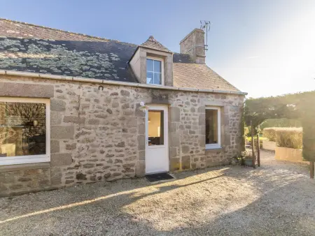 Maison tranquille avec jardin, cheminée et plage à pied - Photo 1