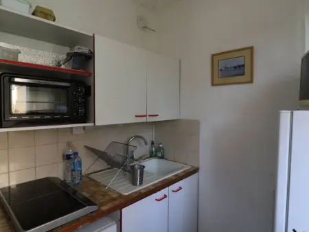 Studio cosy à deux pas de la mer et forêt avec parking sécurisé - Photo 4