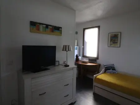 Studio cosy à deux pas de la mer et forêt avec parking sécurisé - Photo 10