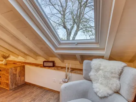 Maison sereine au bord de la rivière avec cheminée - Photo 11