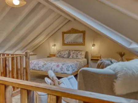 Maison sereine au bord de la rivière avec cheminée - Photo 12