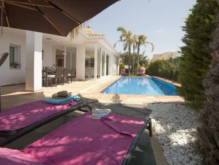 Villa confortable avec piscine privée, jardin, proche plage et activités à Altea - Photo 23
