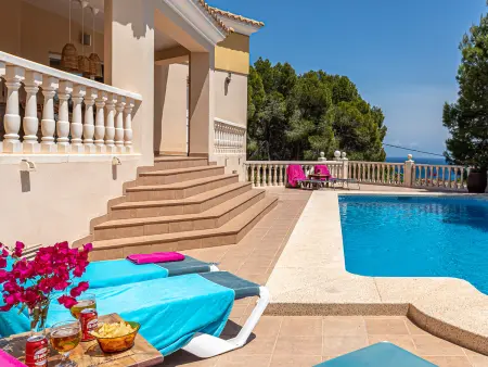 Villa spacieuse avec piscine privée, jardin, 4 ch, proche plage à Altea - Photo 1